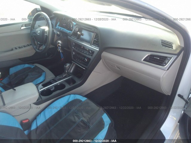 Photo 4 VIN: 5NPE24AF6GH353690 - HYUNDAI SONATA 