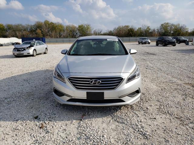 Photo 4 VIN: 5NPE24AF6GH371834 - HYUNDAI SONATA SE 