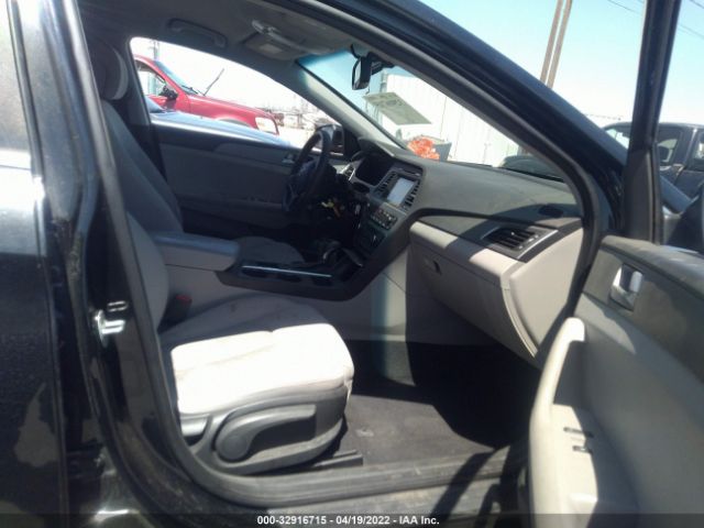 Photo 4 VIN: 5NPE24AF6GH379772 - HYUNDAI SONATA 