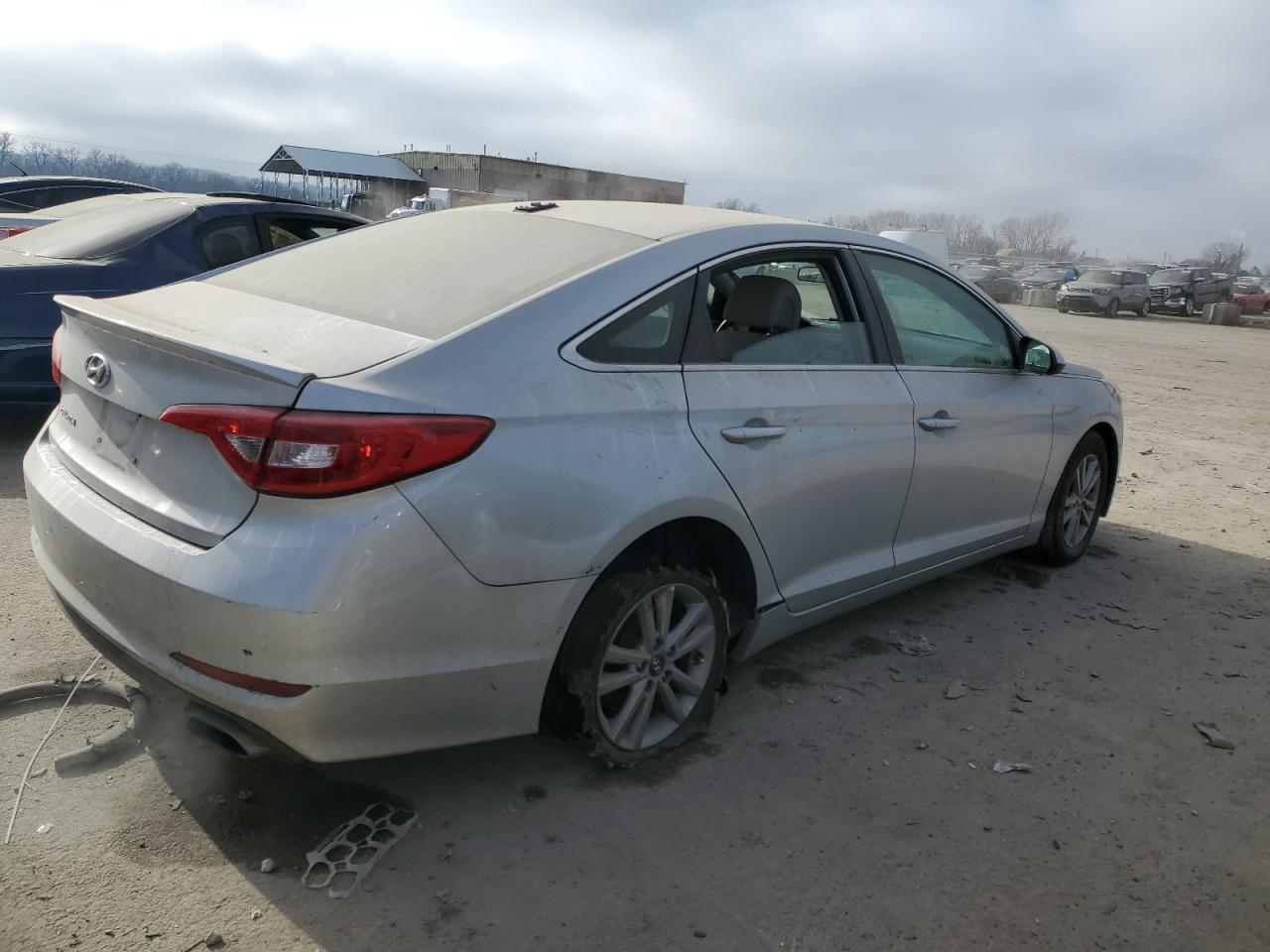 Photo 2 VIN: 5NPE24AF6GH417209 - HYUNDAI SONATA 