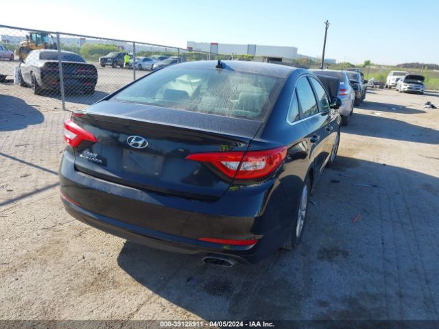 Photo 3 VIN: 5NPE24AF6HH437123 - HYUNDAI SONATA 