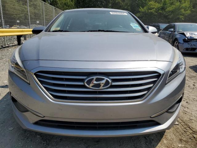 Photo 4 VIN: 5NPE24AF6HH480019 - HYUNDAI SONATA SE 