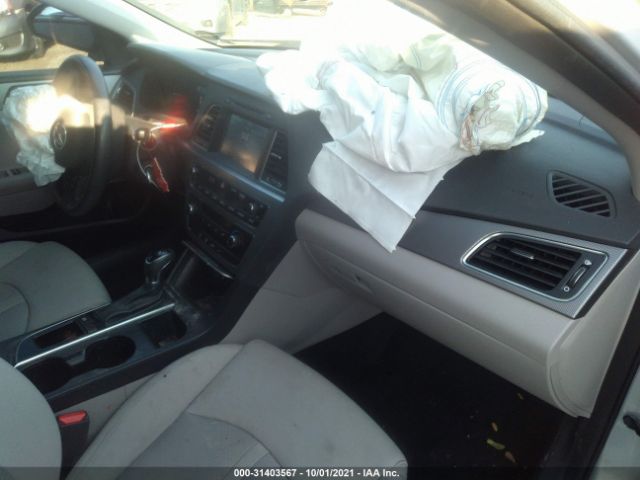 Photo 4 VIN: 5NPE24AF6HH483003 - HYUNDAI SONATA 