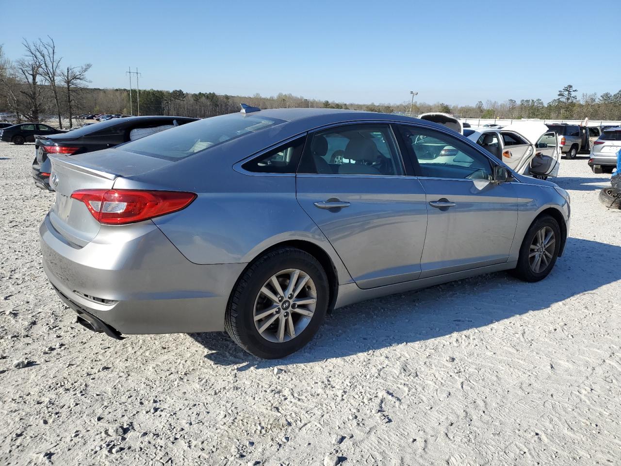 Photo 2 VIN: 5NPE24AF6HH487519 - HYUNDAI SONATA 