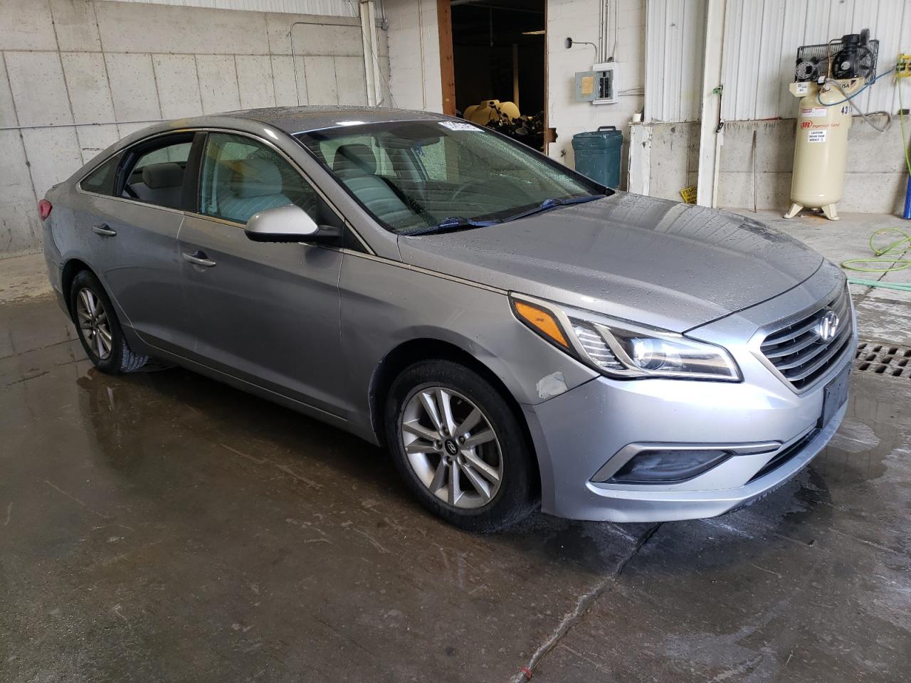 Photo 3 VIN: 5NPE24AF6HH493983 - HYUNDAI SONATA 