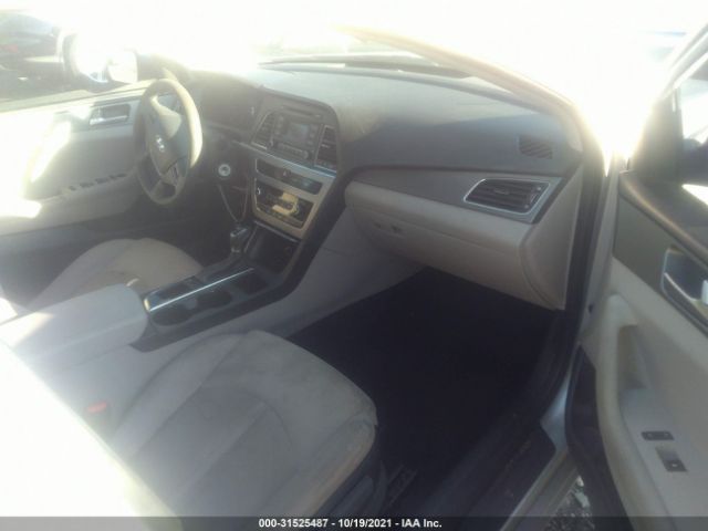 Photo 4 VIN: 5NPE24AF6HH504223 - HYUNDAI SONATA 