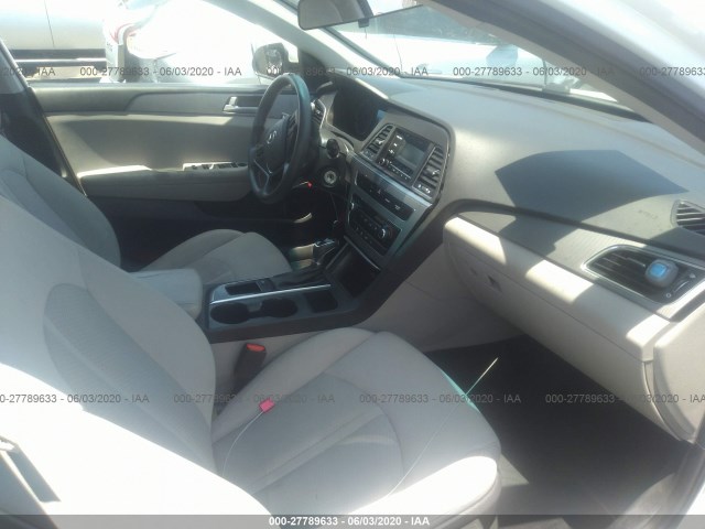 Photo 4 VIN: 5NPE24AF6HH532605 - HYUNDAI SONATA 