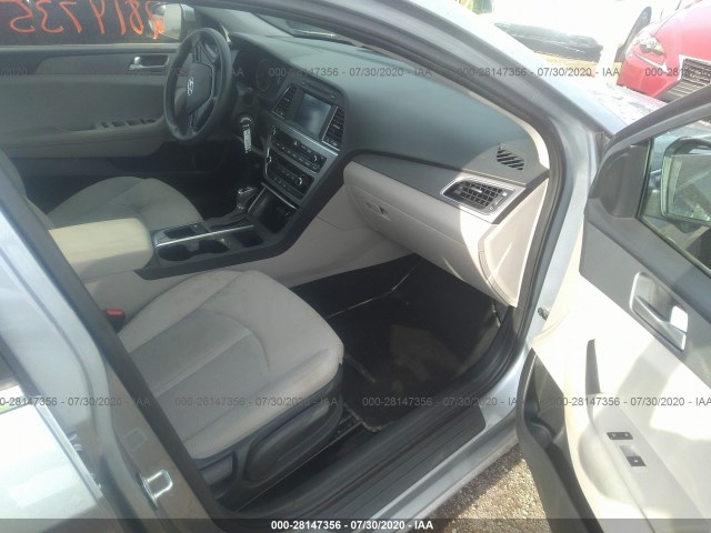 Photo 4 VIN: 5NPE24AF6HH564258 - HYUNDAI SONATA 