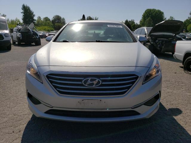 Photo 4 VIN: 5NPE24AF6HH573221 - HYUNDAI SONATA SE 