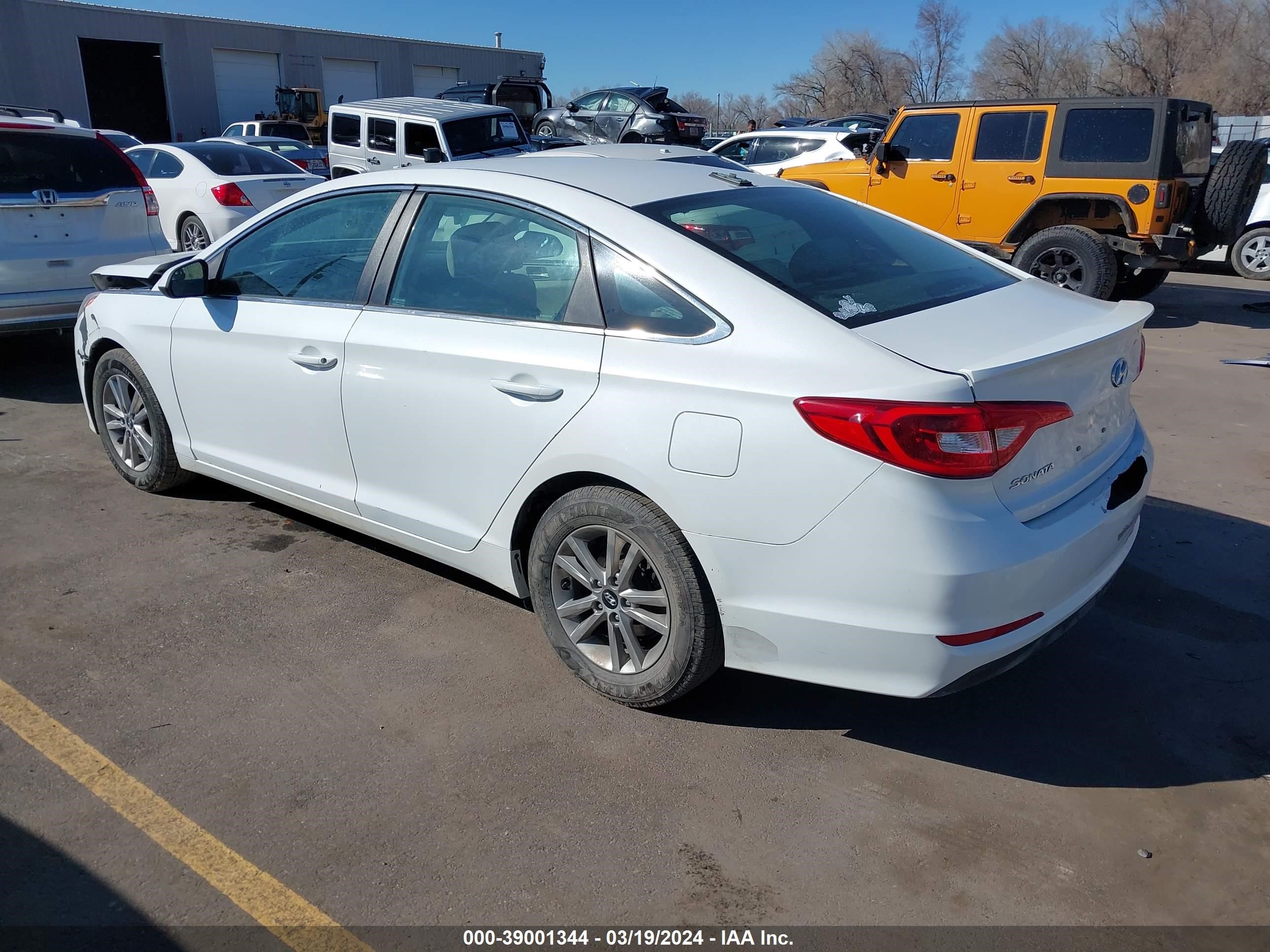 Photo 2 VIN: 5NPE24AF6HH575048 - HYUNDAI SONATA 