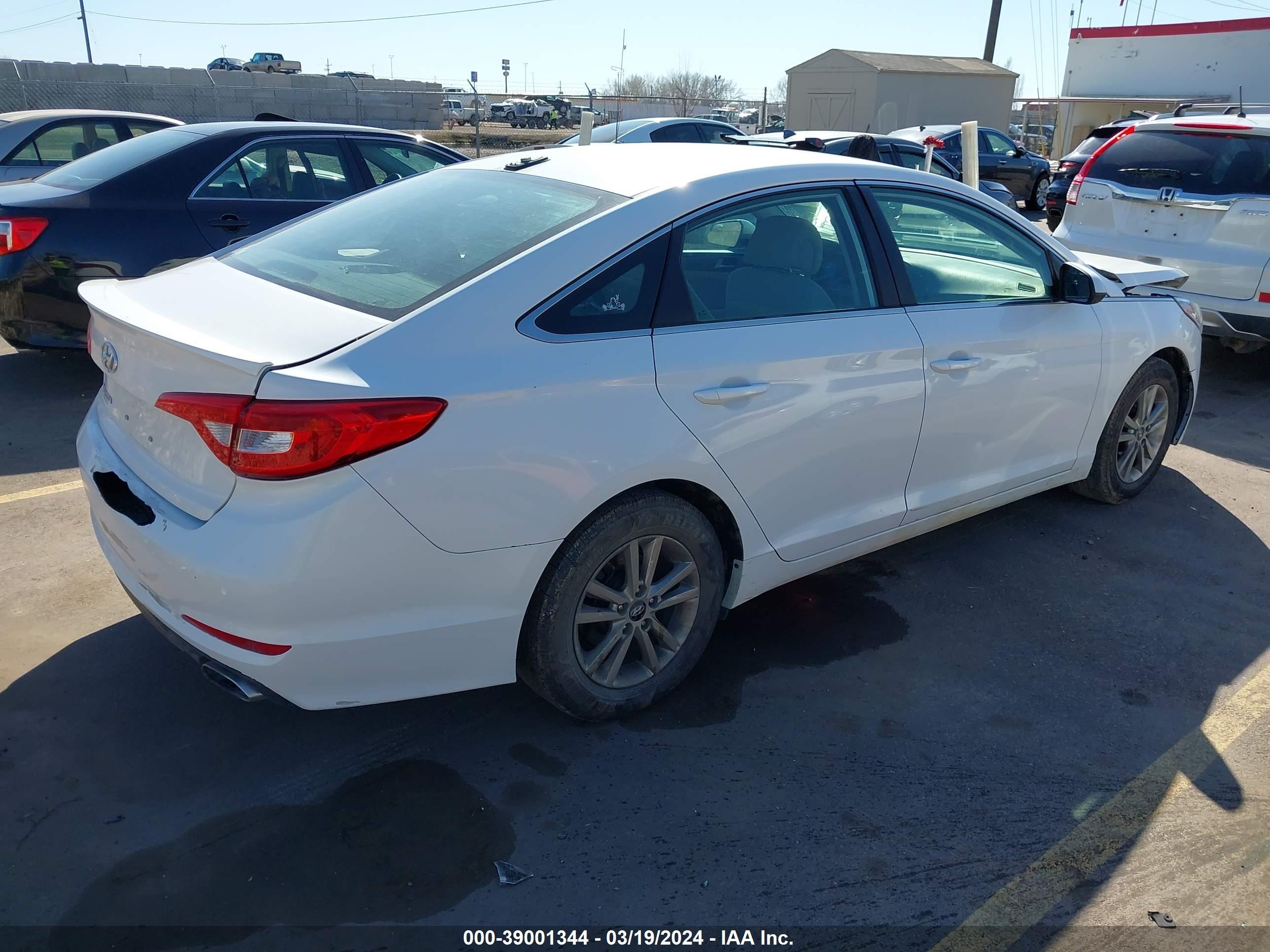 Photo 3 VIN: 5NPE24AF6HH575048 - HYUNDAI SONATA 