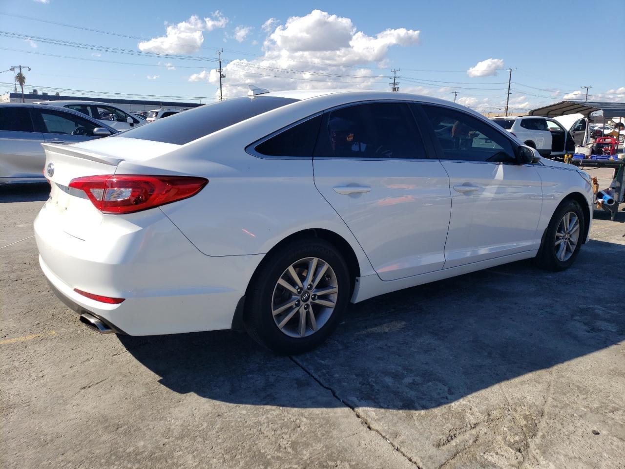 Photo 2 VIN: 5NPE24AF6HH592271 - HYUNDAI SONATA 