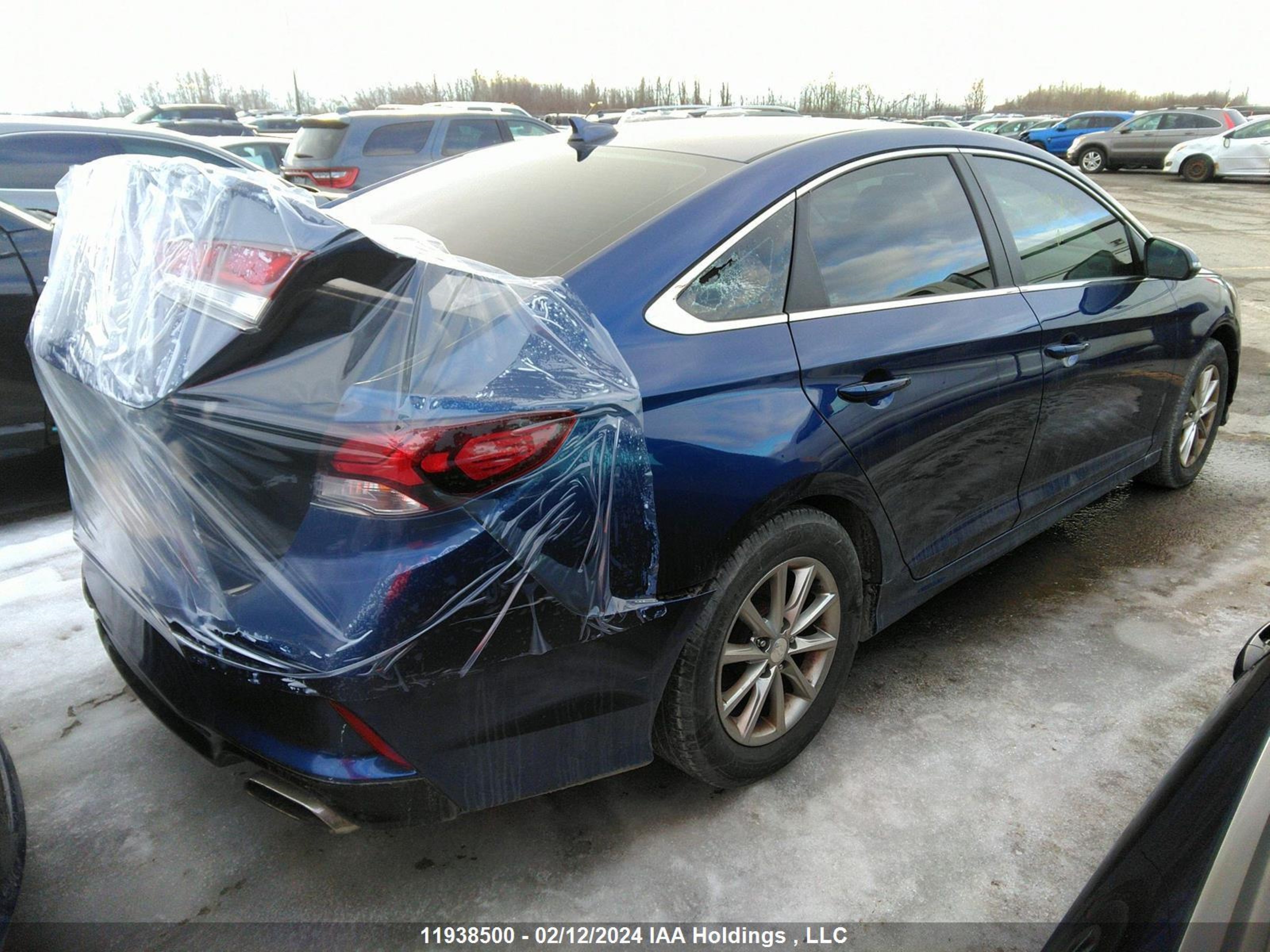 Photo 3 VIN: 5NPE24AF6JH617689 - HYUNDAI SONATA 