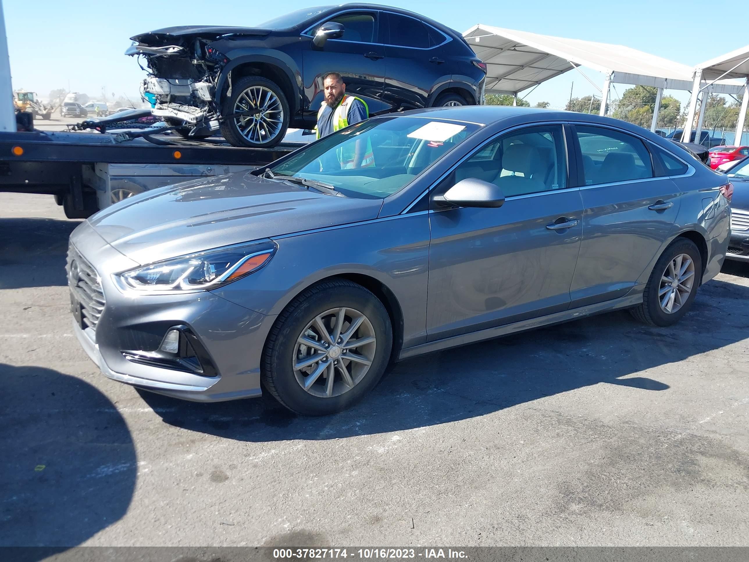 Photo 1 VIN: 5NPE24AF6JH676466 - HYUNDAI SONATA 