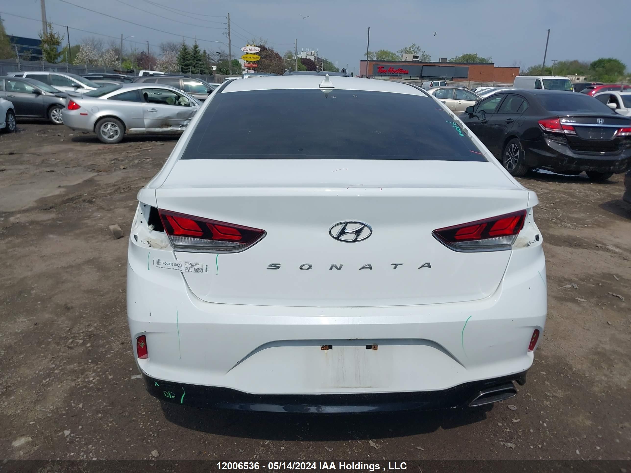 Photo 16 VIN: 5NPE24AF6JH687354 - HYUNDAI SONATA 