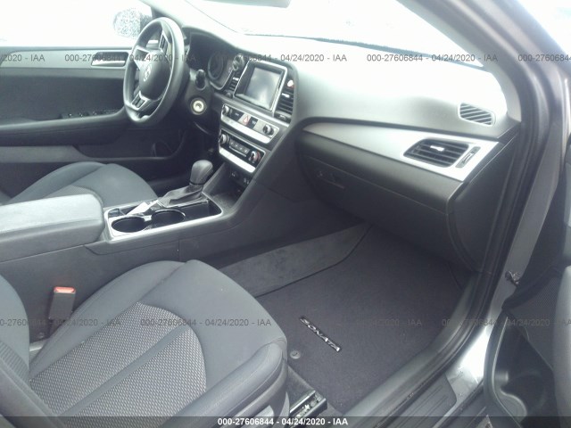 Photo 4 VIN: 5NPE24AF6JH705318 - HYUNDAI SONATA 