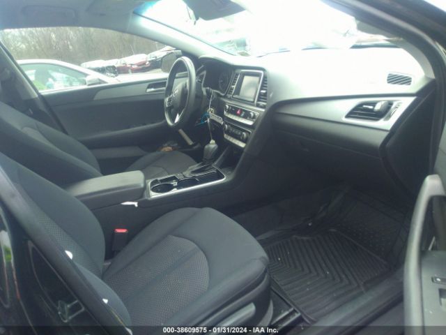 Photo 4 VIN: 5NPE24AF6KH735579 - HYUNDAI SONATA 