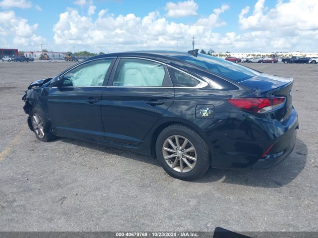 Photo 2 VIN: 5NPE24AF6KH742502 - HYUNDAI SONATA 