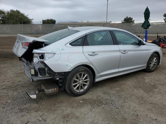 Photo 2 VIN: 5NPE24AF6KH743696 - HYUNDAI SONATA 