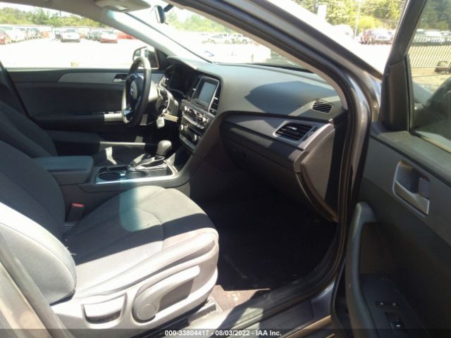 Photo 4 VIN: 5NPE24AF6KH755802 - HYUNDAI SONATA 