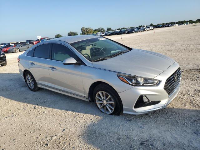 Photo 3 VIN: 5NPE24AF6KH766122 - HYUNDAI SONATA SE 