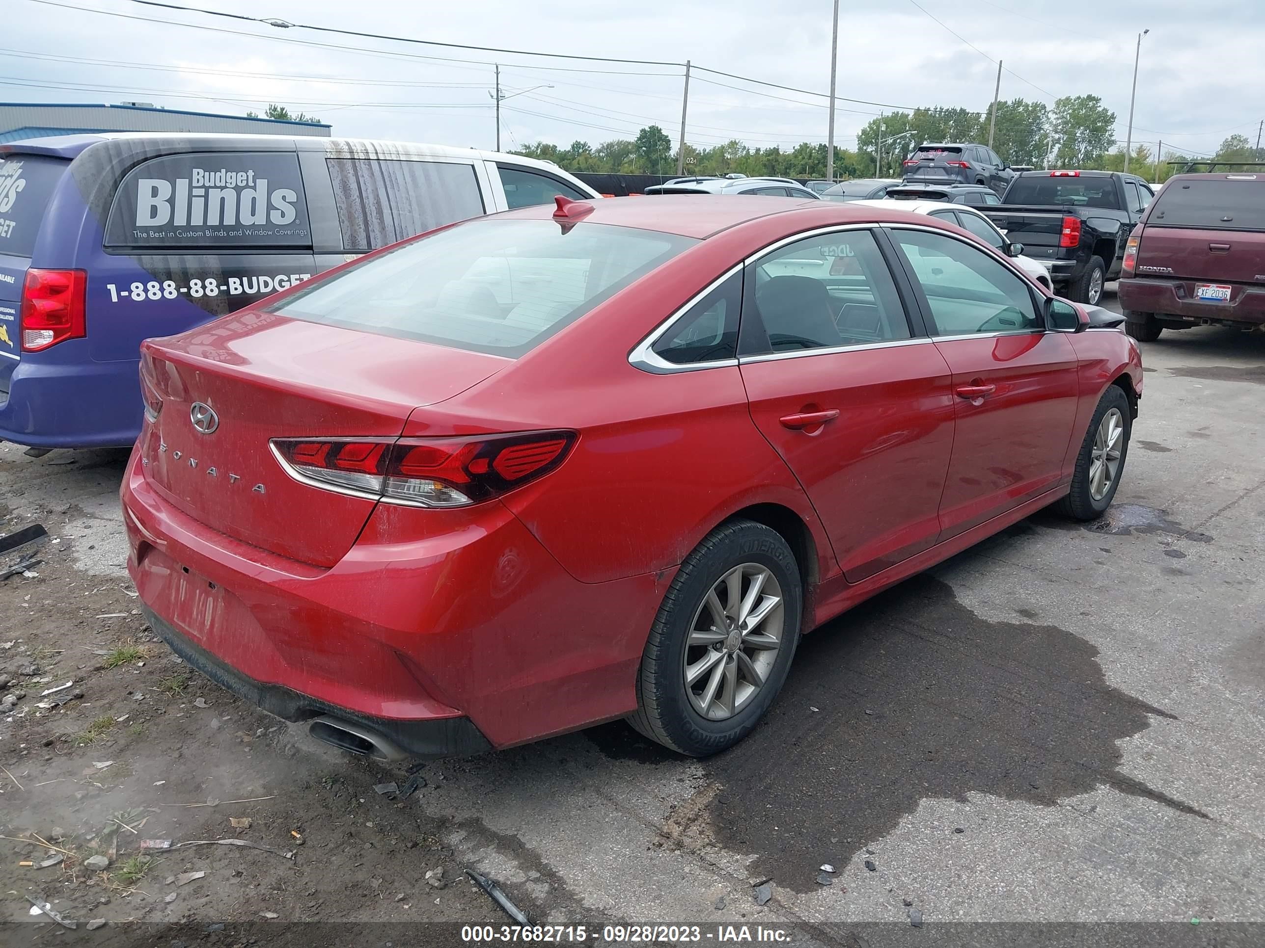 Photo 3 VIN: 5NPE24AF6KH772468 - HYUNDAI SONATA 