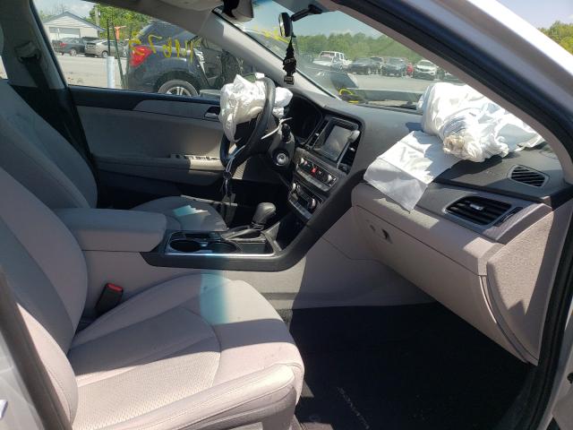 Photo 4 VIN: 5NPE24AF6KH784829 - HYUNDAI SONATA SE 