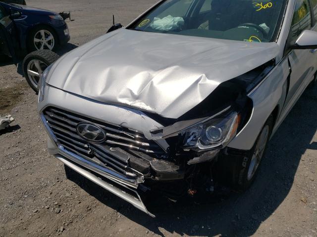 Photo 8 VIN: 5NPE24AF6KH784829 - HYUNDAI SONATA SE 