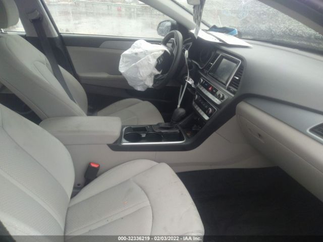 Photo 4 VIN: 5NPE24AF6KH785141 - HYUNDAI SONATA 