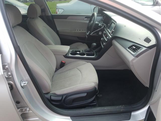 Photo 4 VIN: 5NPE24AF6KH791165 - HYUNDAI SONATA SE 