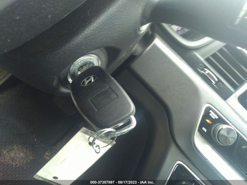 Photo 10 VIN: 5NPE24AF6KH793689 - HYUNDAI SONATA 