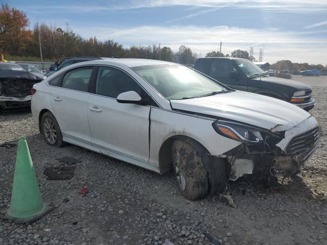 Photo 3 VIN: 5NPE24AF6KH796401 - HYUNDAI SONATA 