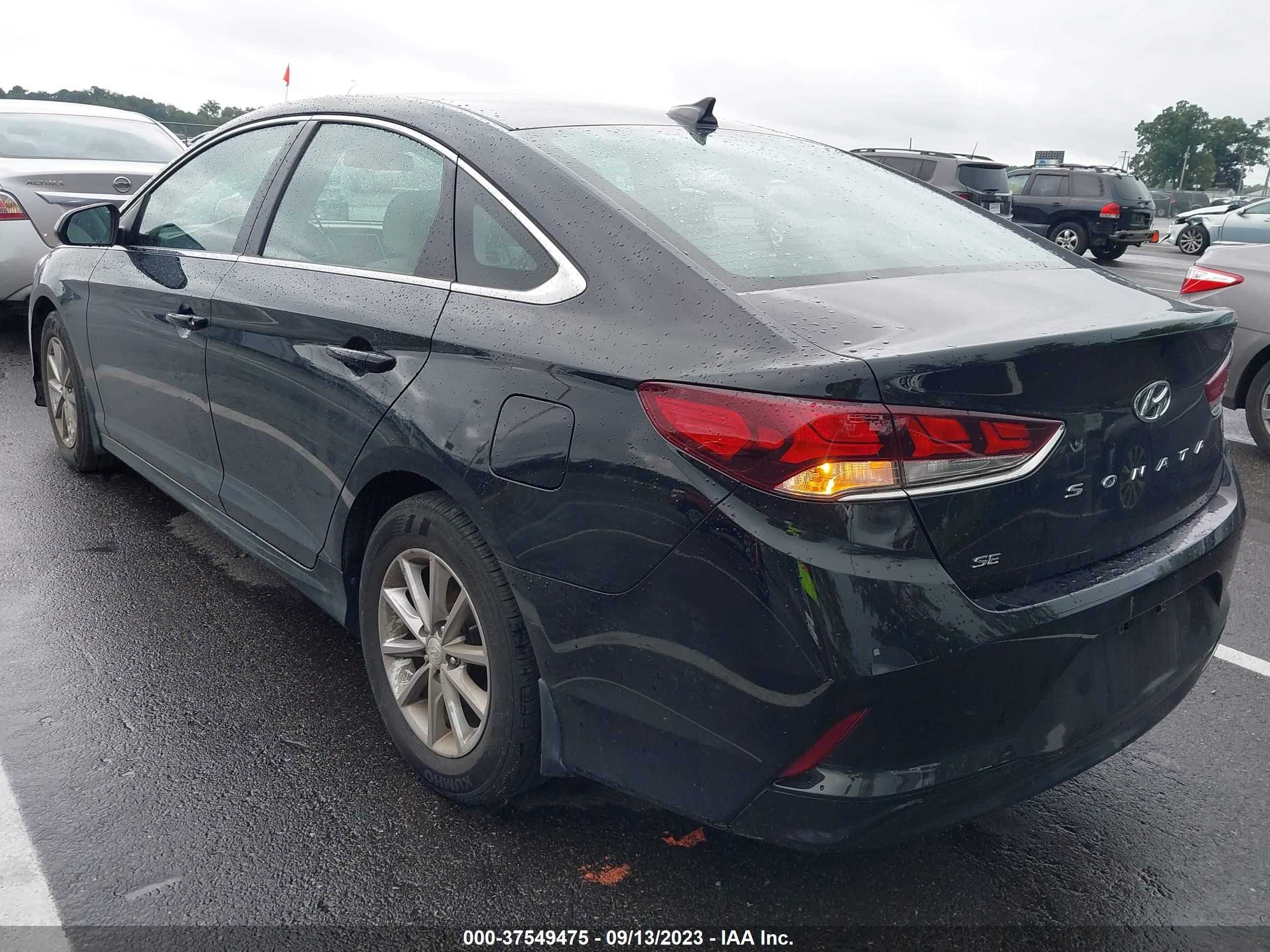 Photo 2 VIN: 5NPE24AF6KH799993 - HYUNDAI SONATA 