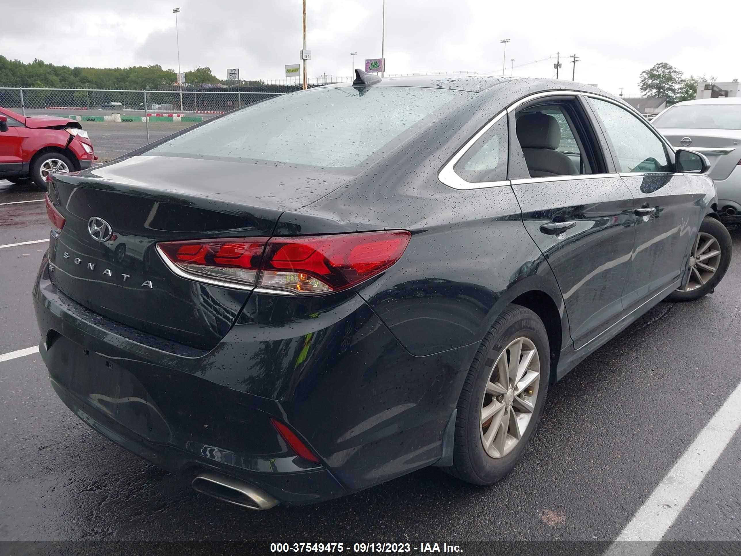 Photo 3 VIN: 5NPE24AF6KH799993 - HYUNDAI SONATA 