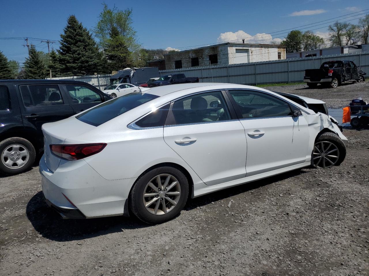 Photo 2 VIN: 5NPE24AF6KH803654 - HYUNDAI SONATA 