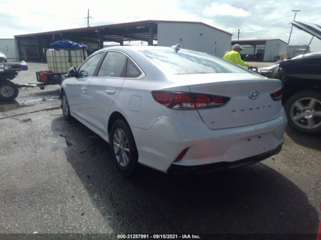 Photo 2 VIN: 5NPE24AF6KH819403 - HYUNDAI SONATA 