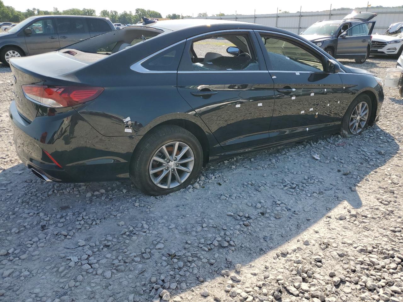 Photo 2 VIN: 5NPE24AF6KH821426 - HYUNDAI SONATA 