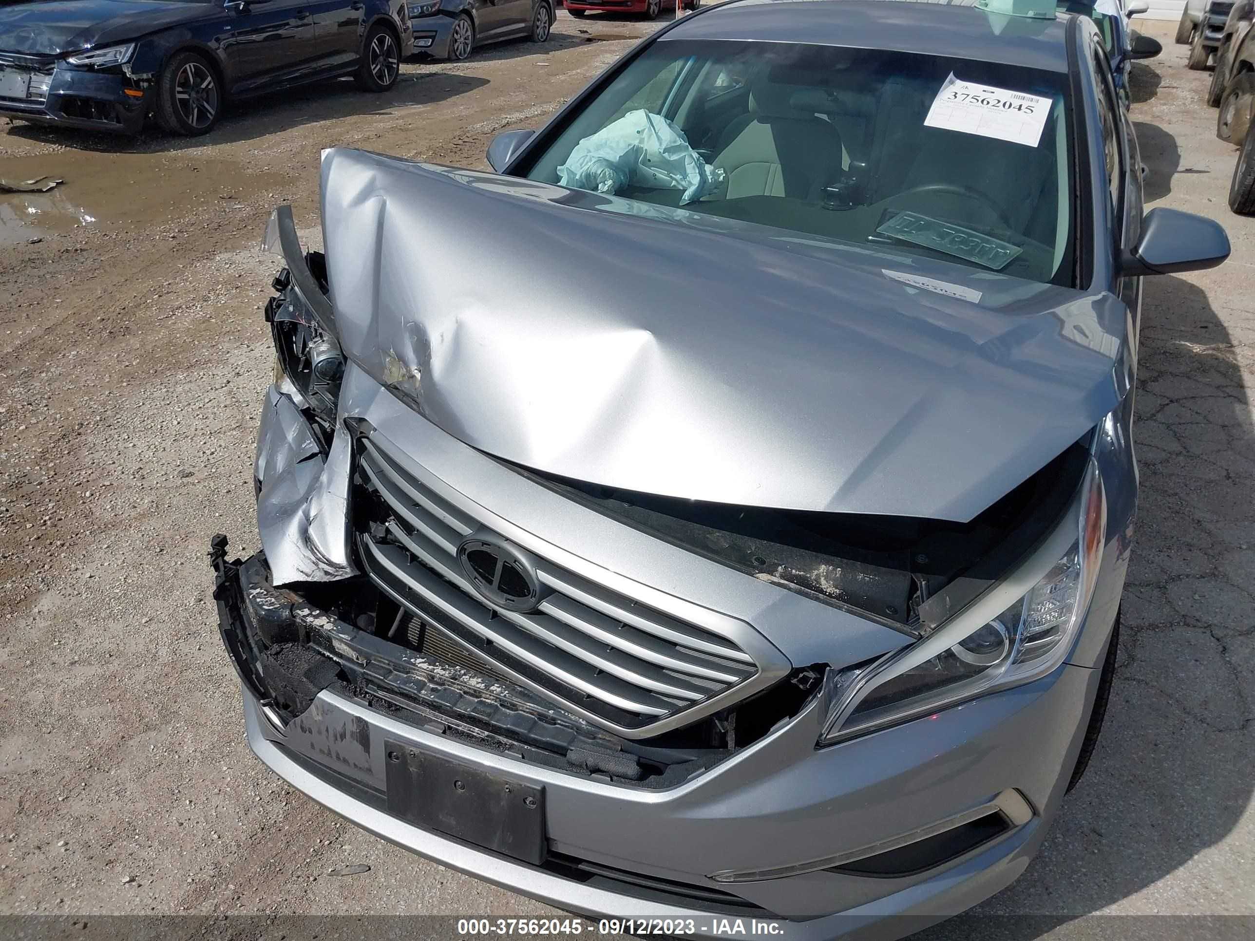 Photo 5 VIN: 5NPE24AF7FH001541 - HYUNDAI SONATA 