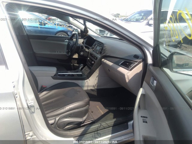 Photo 4 VIN: 5NPE24AF7FH006075 - HYUNDAI SONATA 