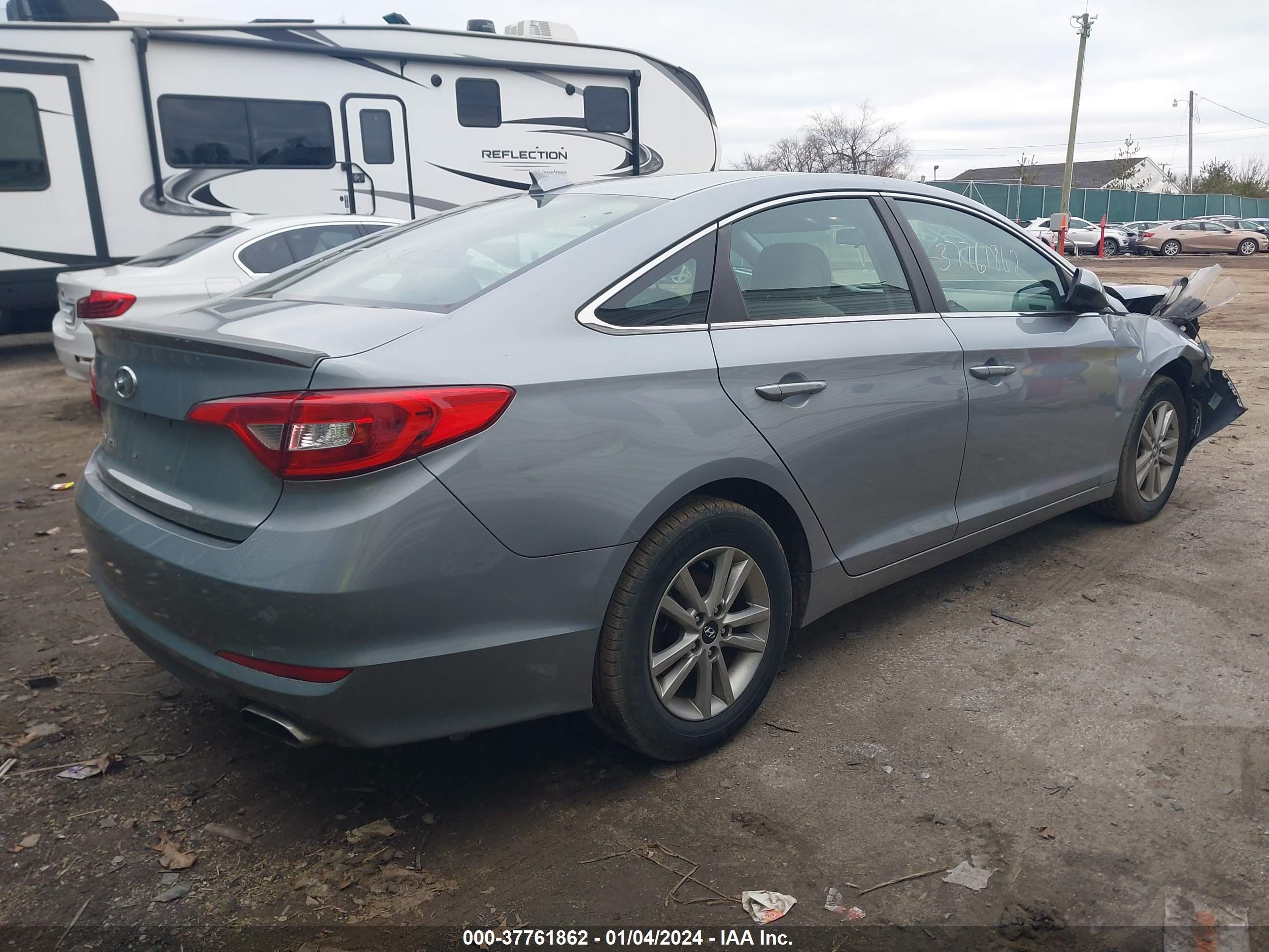 Photo 3 VIN: 5NPE24AF7FH009297 - HYUNDAI SONATA 