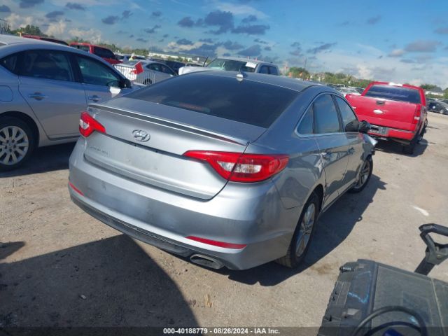 Photo 3 VIN: 5NPE24AF7FH018386 - HYUNDAI SONATA 