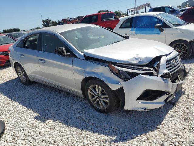 Photo 3 VIN: 5NPE24AF7FH057124 - HYUNDAI SONATA SE 