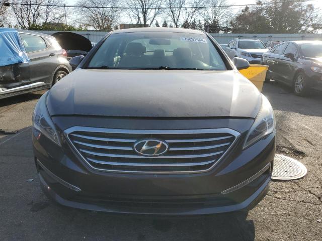 Photo 4 VIN: 5NPE24AF7FH071783 - HYUNDAI SONATA SE 