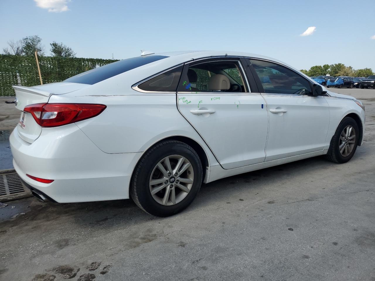 Photo 2 VIN: 5NPE24AF7FH085800 - HYUNDAI SONATA 