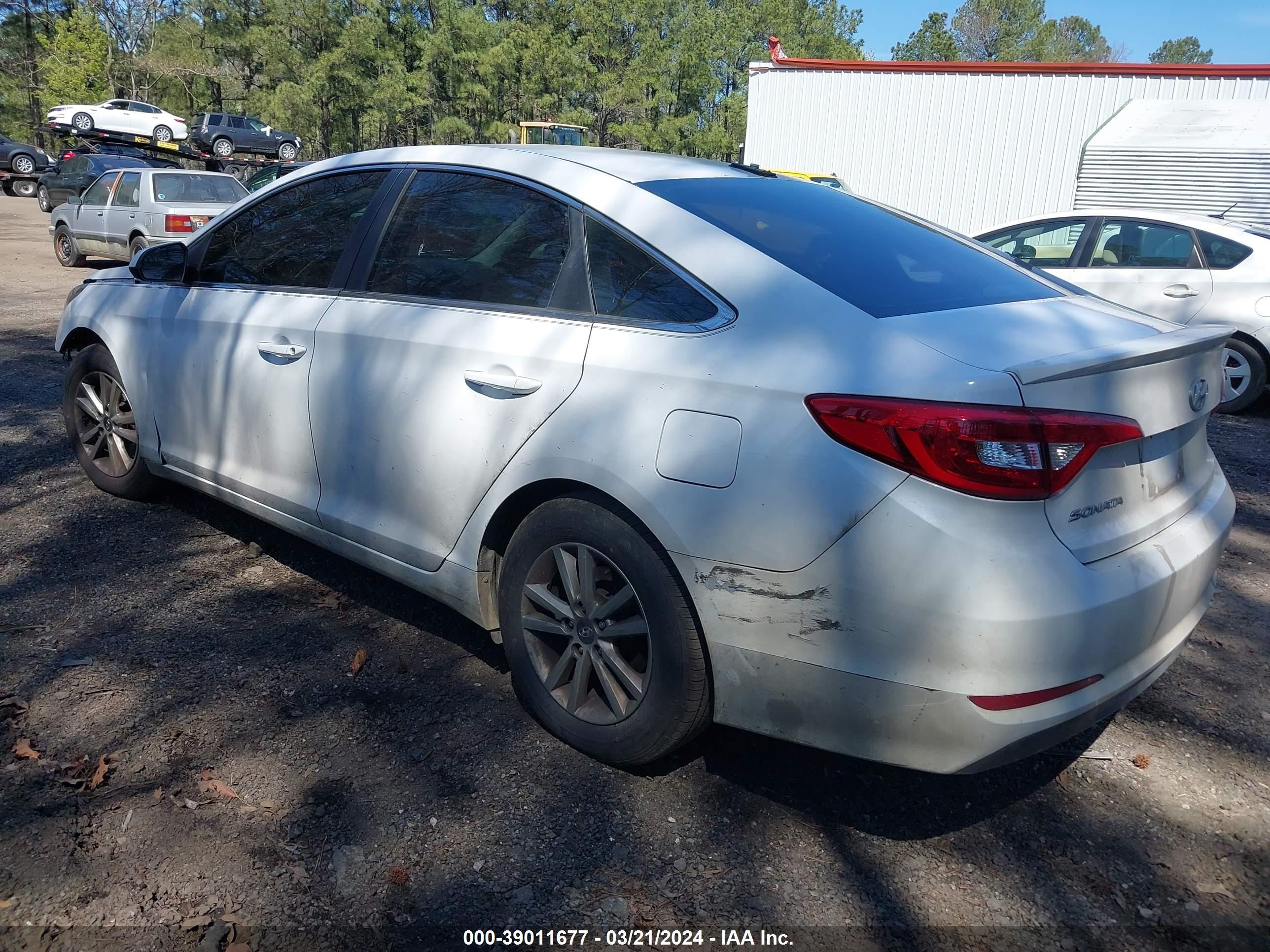 Photo 2 VIN: 5NPE24AF7FH088535 - HYUNDAI SONATA 