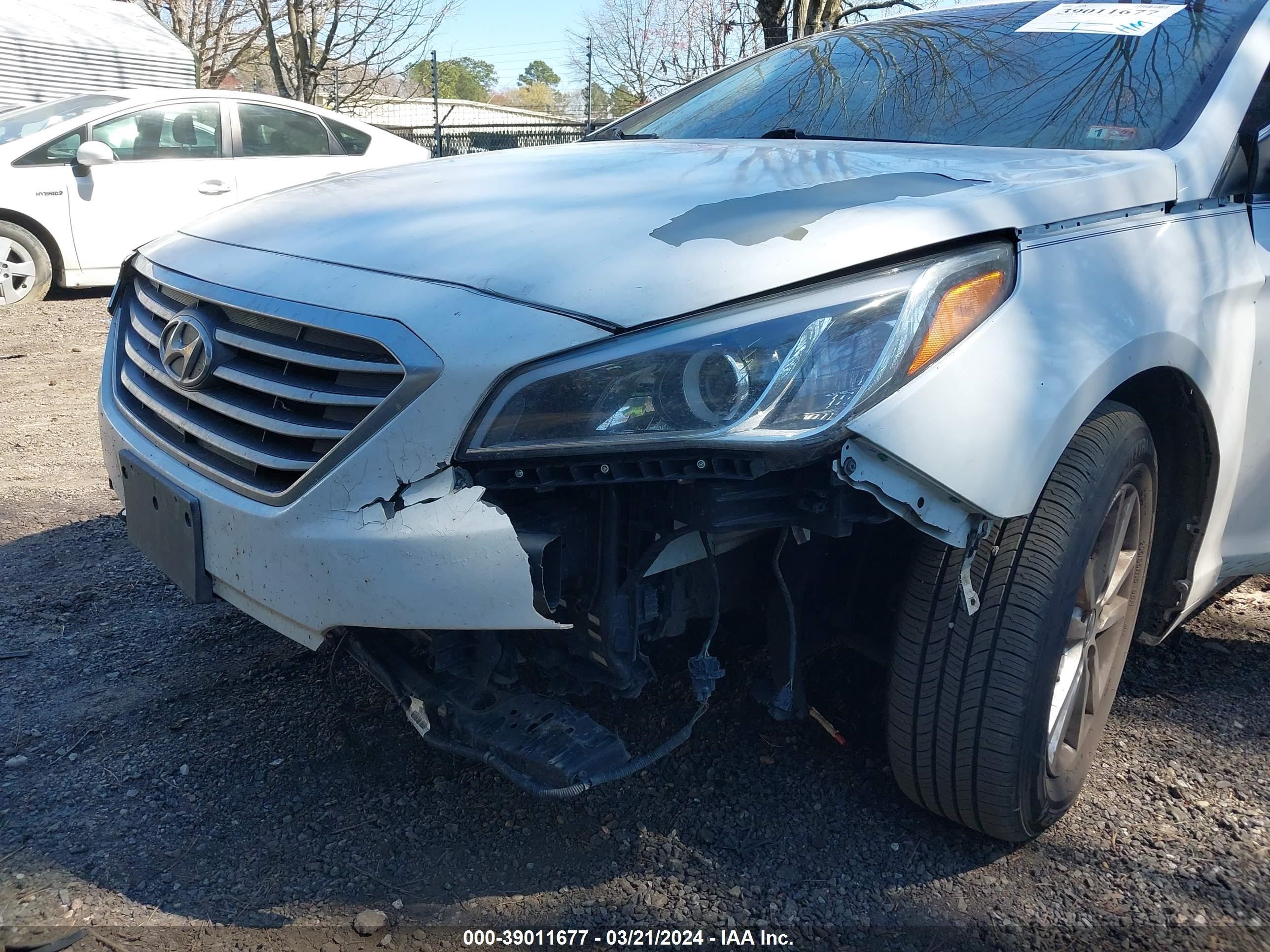 Photo 5 VIN: 5NPE24AF7FH088535 - HYUNDAI SONATA 