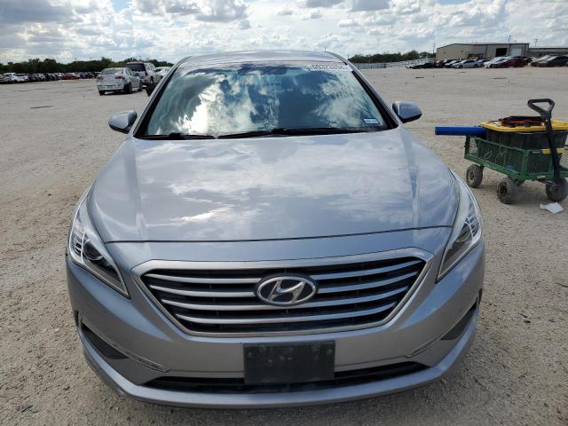 Photo 4 VIN: 5NPE24AF7FH182138 - HYUNDAI SONATA SE 