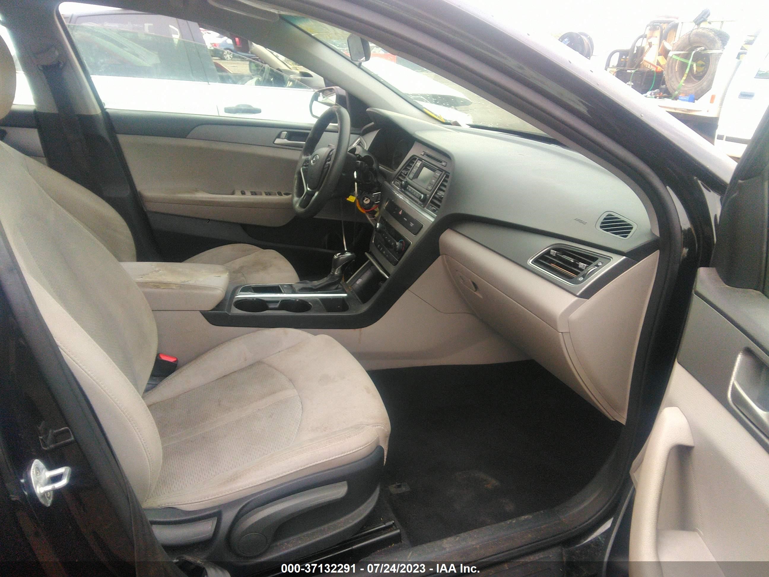 Photo 4 VIN: 5NPE24AF7FH223979 - HYUNDAI SONATA 