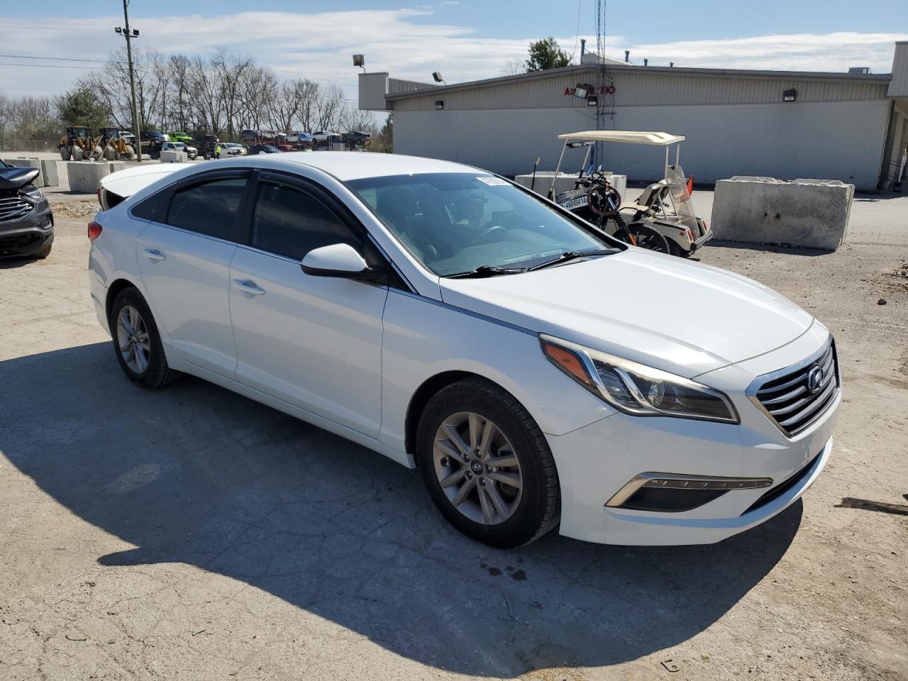 Photo 3 VIN: 5NPE24AF7FH239793 - HYUNDAI SONATA 