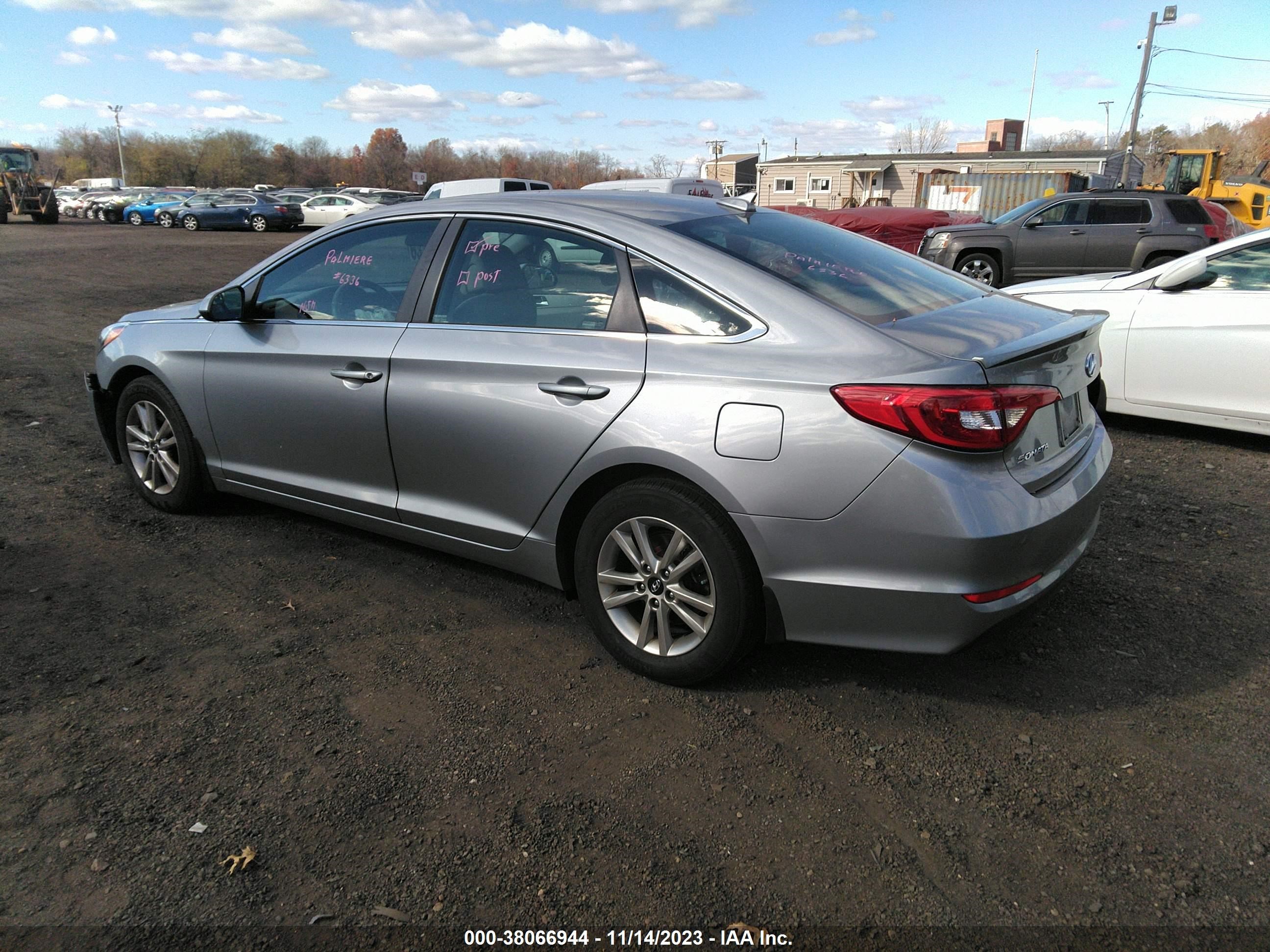 Photo 2 VIN: 5NPE24AF7FH245822 - HYUNDAI SONATA 